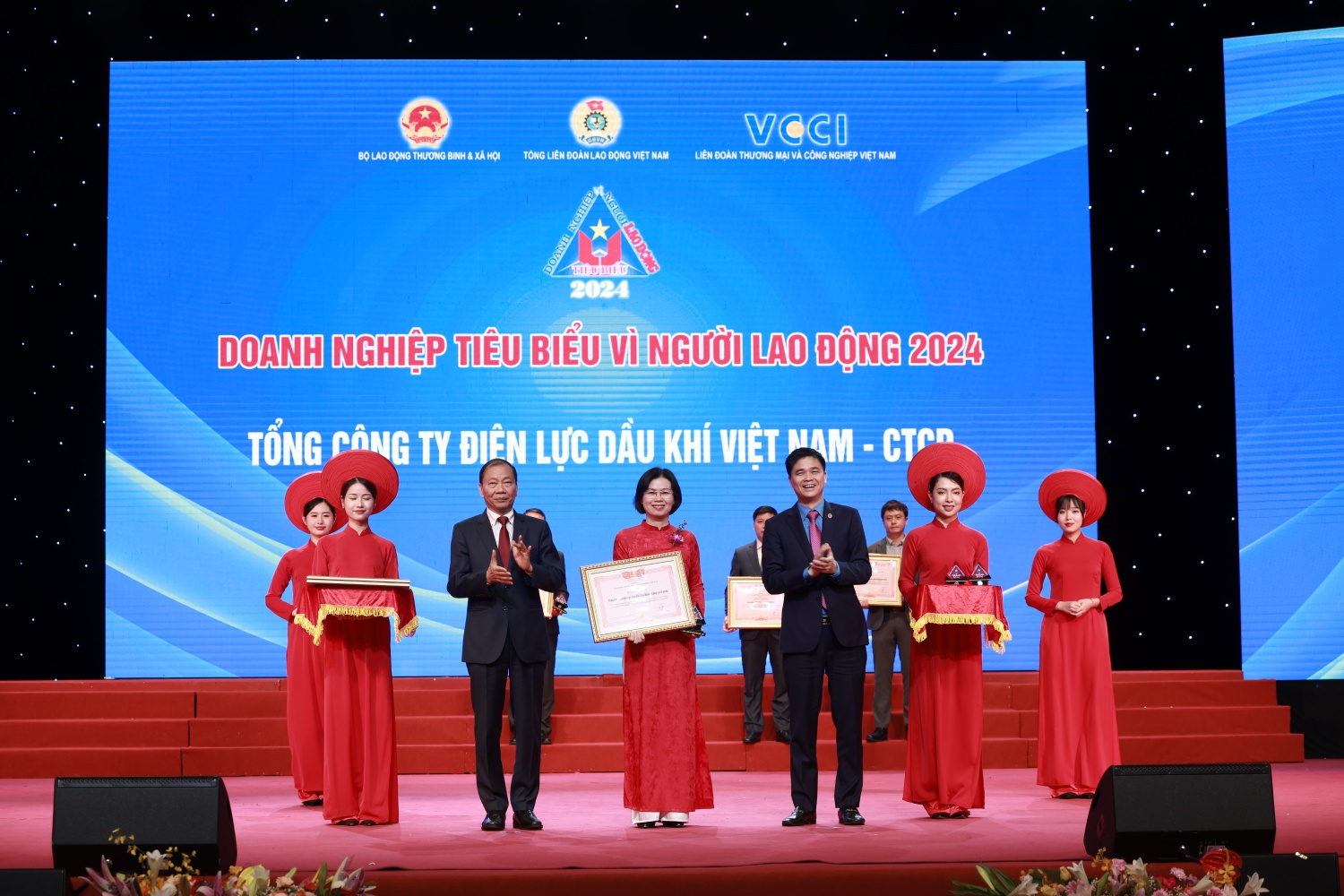 Vinh danh 4 doanh nghiệp Dầu khí tiêu biểu vì người lao động