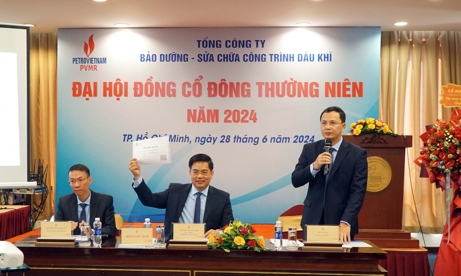 Đoàn chủ tịch điều hành Đại hội