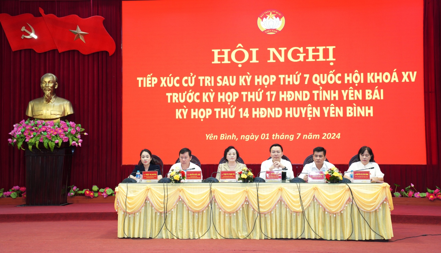 Các đại biểu Quốc hội tham gia TXCT tại huyện Yên Bình, tỉnh Yên Bái Các đại biểu Quốc hội tham gia TXCT tại huyện Yên Bình, tỉnh Yên Bái