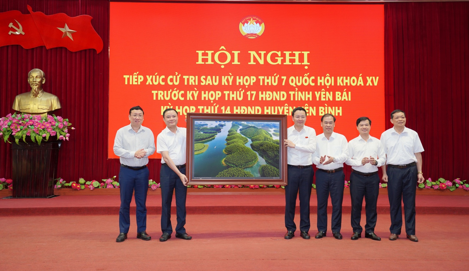 Petrovietnam hỗ trợ 12 tỷ đồng xây dựng trường học tại tỉnh Yên Bái Petrovietnam hỗ trợ 12 tỷ đồng xây dựng trường học tại tỉnh Yên Bái