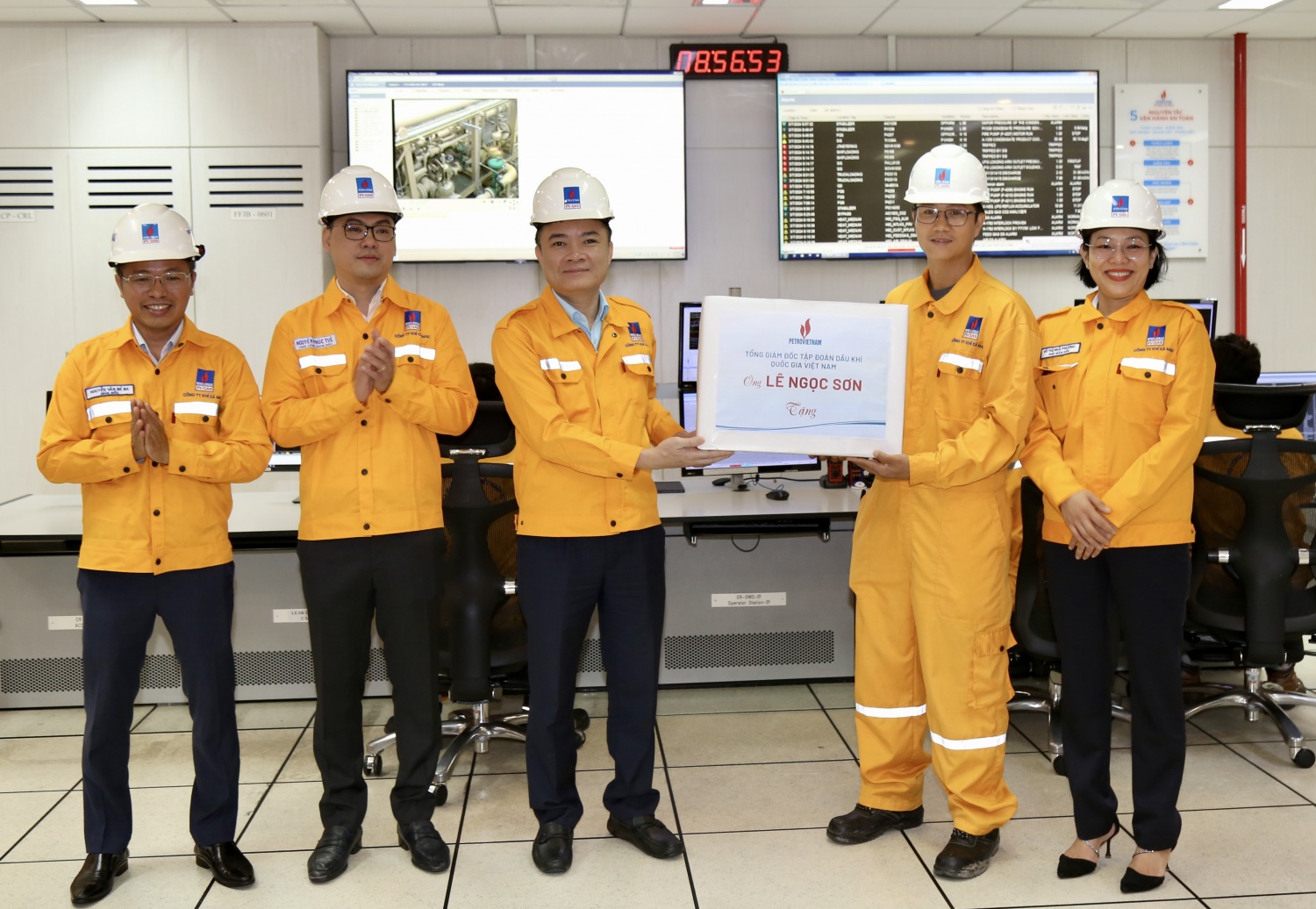 Đoàn công tác Petrovietnam thăm và làm việc tại Nhà máy Xử lý khí Cà Mau