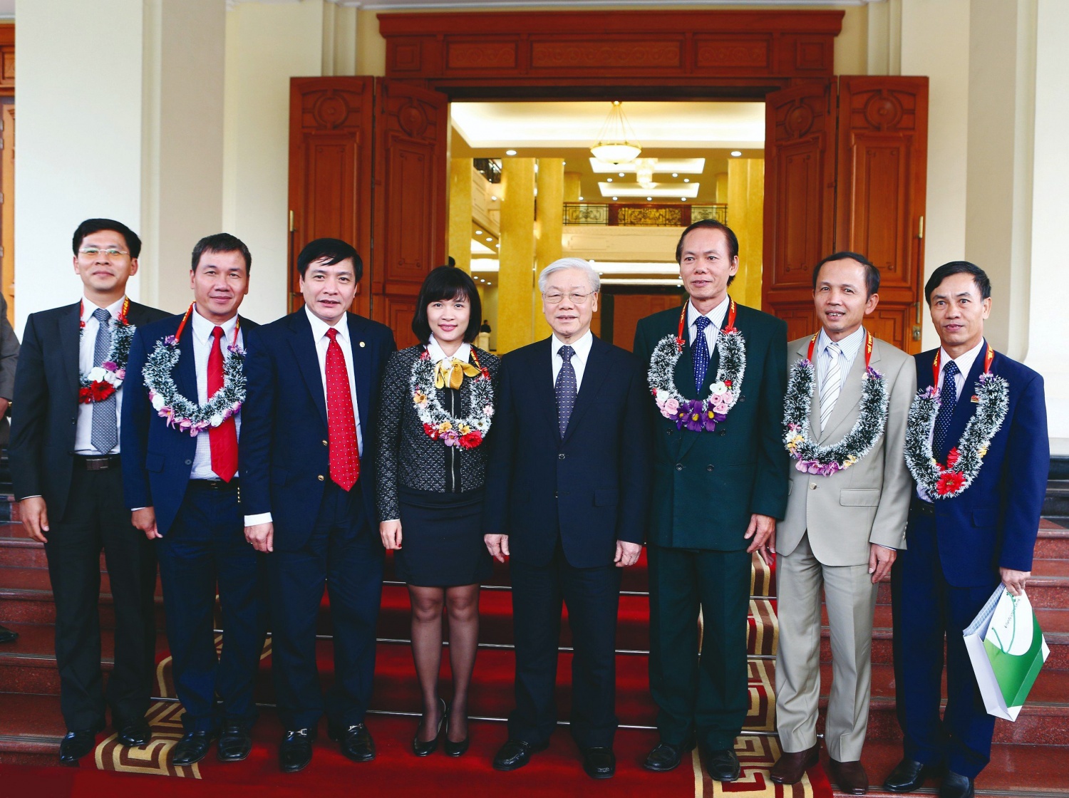 Tổng Bí thư Nguyễn Phú Trọng: “Đảng viên không gương mẫu nói ai nghe” Tổng Bí thư Nguyễn Phú Trọng: “Đảng viên không gương mẫu nói ai nghe”