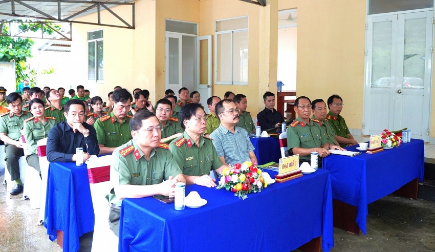 PTSC phối hợp tổ chức khởi công Công trình trồng cây xanh tại huyện Côn Đảo PTSC phối hợp khởi công tuyến đường hoa anh đào - bằng lăng tại Vườn Quốc gia Côn Đảo