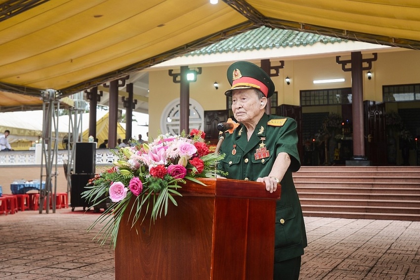 Trường Đại học Dầu khí Việt Nam viếng thăm Đền thờ Liệt sĩ Long Phước Trường Đại học Dầu khí Việt Nam viếng Đền thờ Liệt sĩ Long Phước