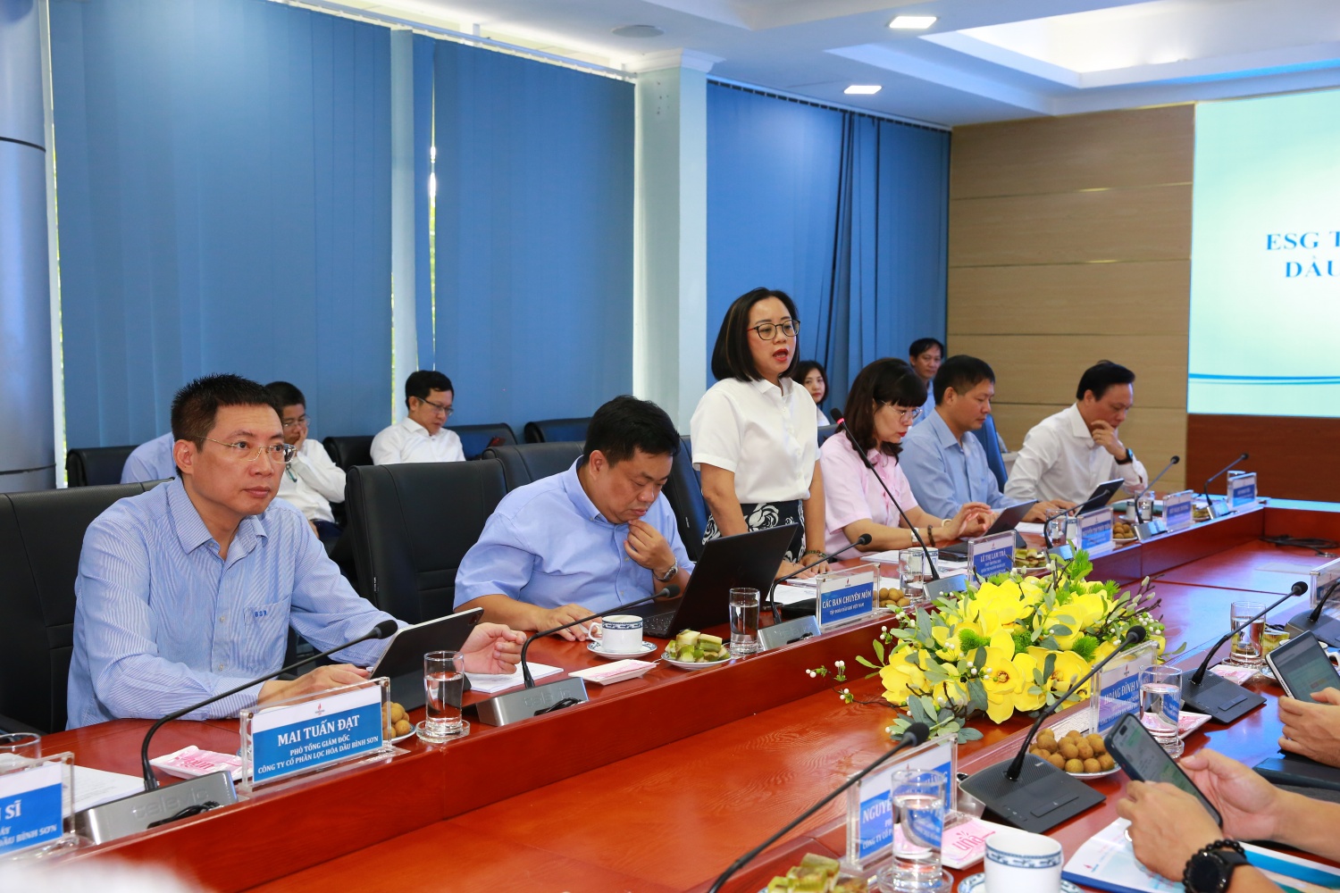 Đại diện các Ban chuyên môn của Petrovietnam trình bày các nội dung liên quan đến ESG. Đại diện các Ban chuyên môn của Petrovietnam trình bày các nội dung liên quan đến ESG.