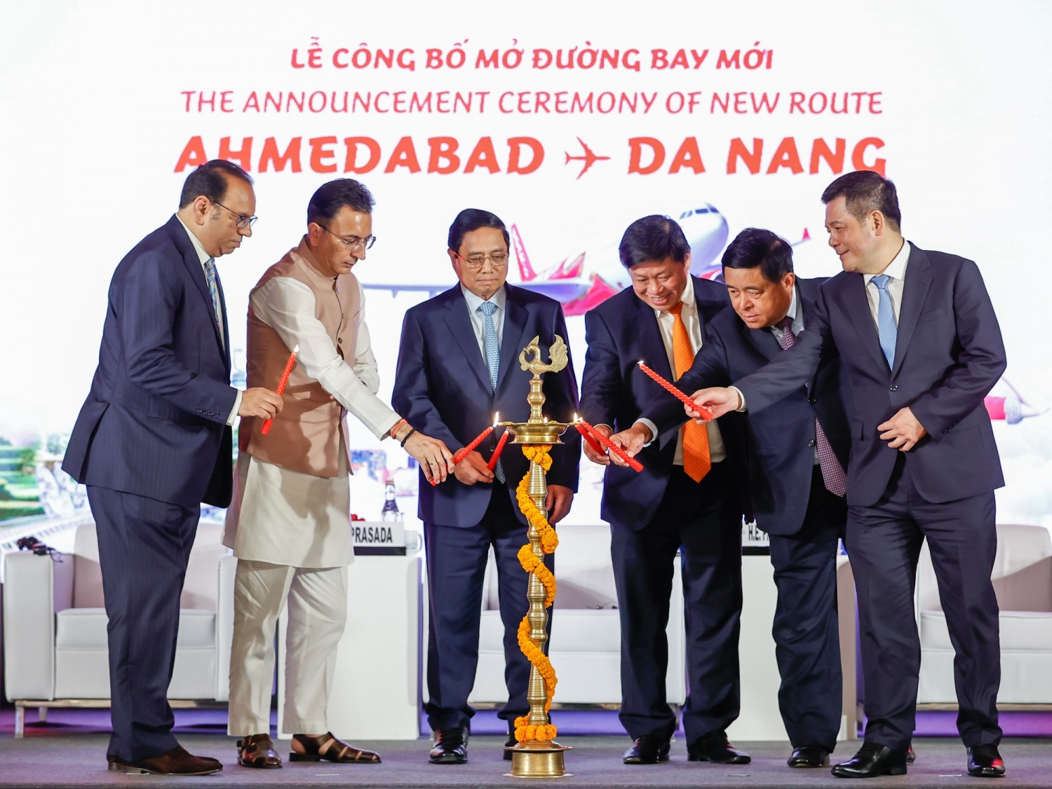 Vietjet chào đón hành khách thứ 200 triệu, công bố đường bay mới Ahmedabad (Ấn Độ) - Đà Nẵng