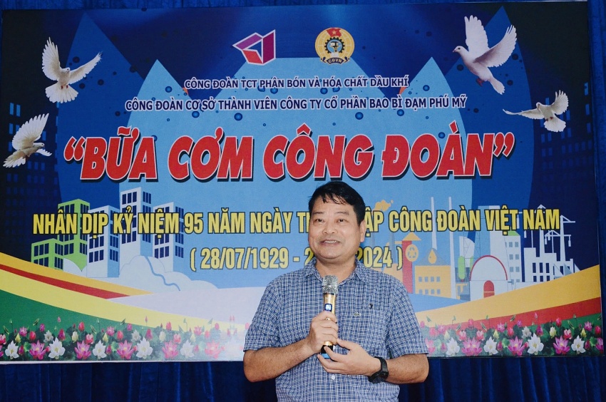 Ấm áp bữa cơm Công đoàn PVFCCo Ấm áp