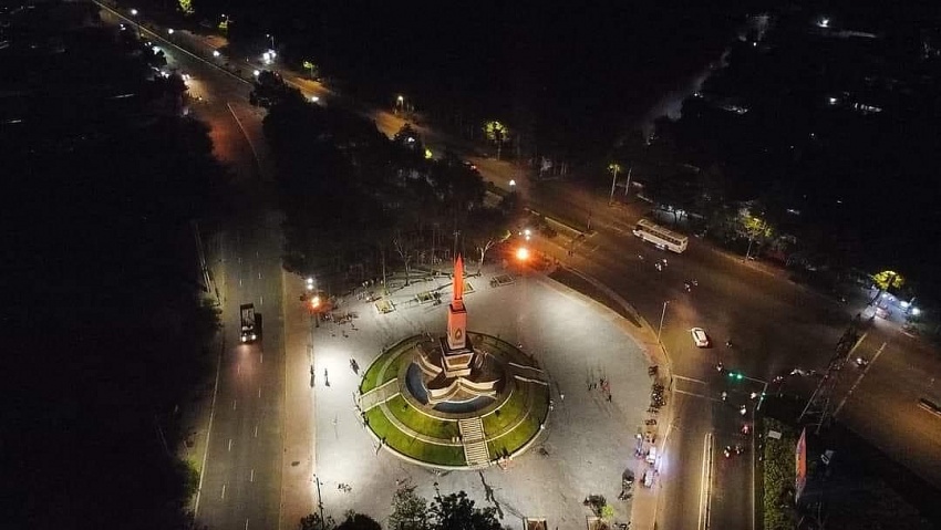 Tượng đài Dầu khí - Biểu tượng gắn kết của ngành Dầu khí với tỉnh Bà Rịa-Vũng Tàu Tượng đài Dầu khí - Biểu tượng gắn kết của ngành Dầu khí với tỉnh Bà Rịa-Vũng Tàu