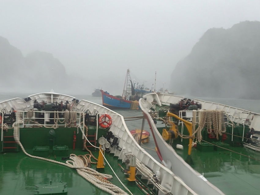 Vùng 3 Hải quân kịp thời cứu nạn ngư dân trong cơn bão số 3 Chiến sĩ Vùng 3 Hải quân kịp thời ứng cứu ngư dân gặp nạn trong bão số 3