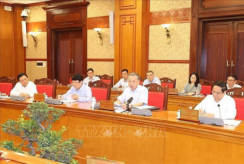 Tổng Bí thư, Chủ tịch nước Tô Lâm chủ trì họp Bộ Chính trị chỉ đạo việc khắc phục hậu quả bão số 3 Tổng Bí thư, Chủ tịch nước Tô Lâm chủ trì họp Bộ Chính trị chỉ đạo việc khắc phục hậu quả bão số 3