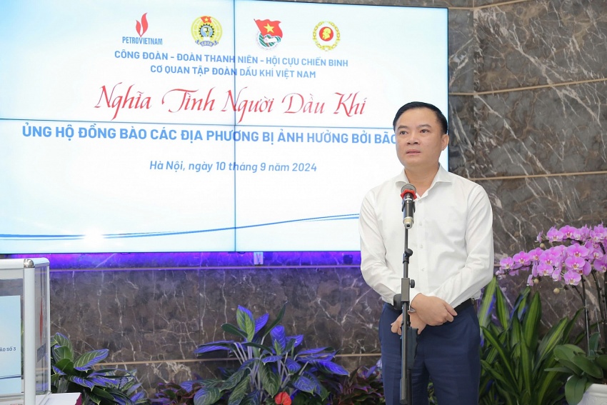 Đồng chí Lê Ngọc Sơn, Phó Bí thư Đảng uỷ, Tổng giám đốc Tập đoàn phát động quyên góp ủng hộ đồng bào các địa phương khắc phục hậu quả của bão số 3 Petrovietnam phát động ủng hộ đồng bào các địa phương bị ảnh hưởng bởi bão số 3 (Yagi)
