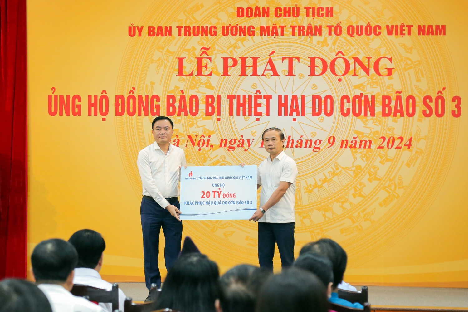 Petrovietnam ủng hộ 20 tỉ đồng cho đồng bào bị thiệt hại do bão số 3 gây ra Petrovietnam ủng hộ 20 tỉ đồng cho đồng bào bị thiệt hại do bão số 3 gây ra