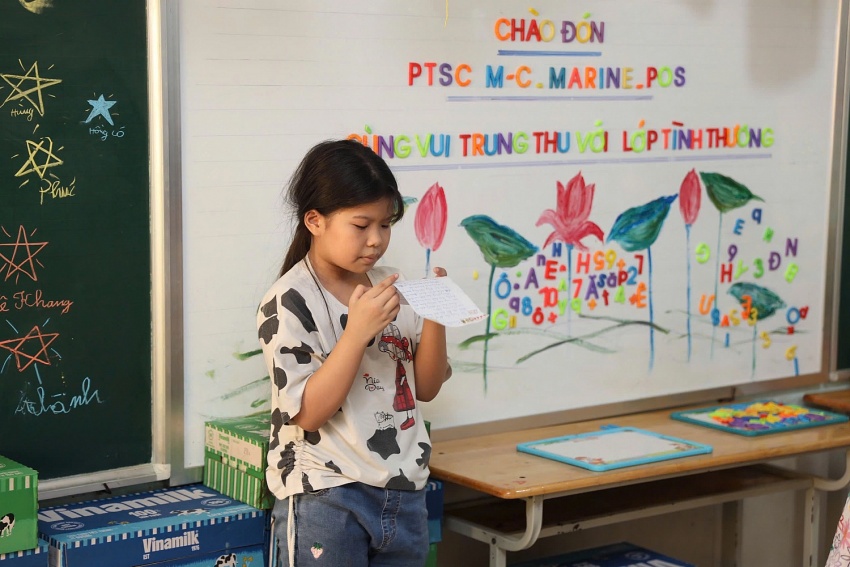Tuổi trẻ PTSC tổ chức chương trình “Vui tết Trung thu”cho các bé khó khăn ở lớp học tình thương