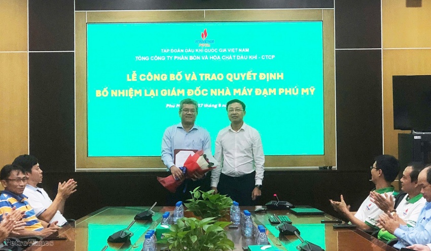 Công bố và trao Quyết định bổ nhiệm lại Giám đốc Nhà máy Đạm Phú Mỹ