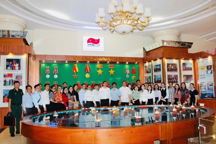 Báo cáo viên cấp tỉnh Bà Rịa – Vũng Tàu nghiên cứu thực tế tại Vietsovpetro Báo cáo viên cấp tỉnh Bà Rịa - Vũng Tàu nghiên cứu thực tế tại Vietsovpetro