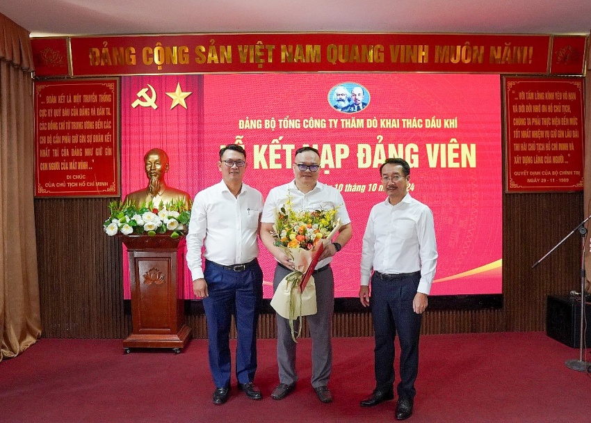 Đảng ủy PVEP tổ chức tọa đàm công tác phát triển Đảng viên khu vực phía Bắc Đảng ủy PVEP tổ chức tọa đàm công tác phát triển Đảng viên khu vực phía Bắc