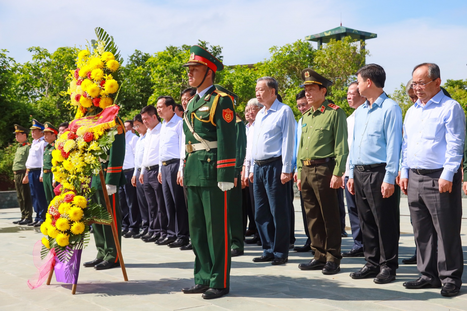Tổng Bí thư, Chủ tịch nước Tô Lâm thăm và làm việc tại huyện đảo tiền tiêu Cồn Cỏ, tỉnh Quảng Trị Tổng Bí thư, Chủ tịch nước Tô Lâm thăm và làm việc tại huyện đảo tiền tiêu Cồn Cỏ, tỉnh Quảng Trị