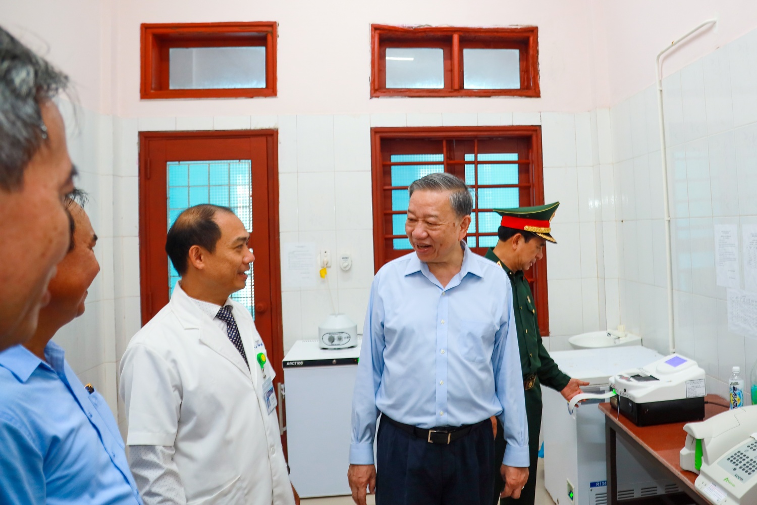 Tổng Bí thư, Chủ tịch nước Tô Lâm thăm và làm việc tại huyện đảo tiền tiêu Cồn Cỏ, tỉnh Quảng Trị Tổng Bí thư, Chủ tịch nước Tô Lâm thăm và làm việc tại huyện đảo tiền tiêu Cồn Cỏ, tỉnh Quảng Trị