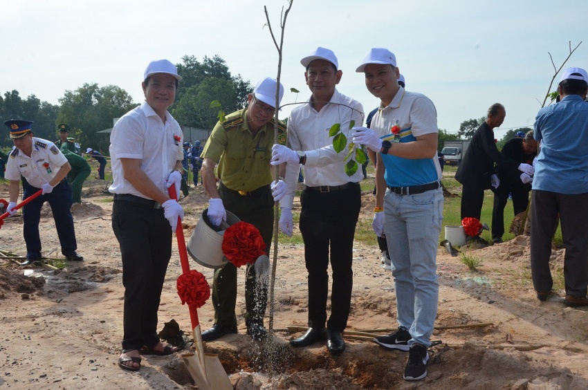 Lễ ra quân thực hiện “Tết trồng cây 2024” tại xã đảo Long Sơn Bà Rịa-Vũng Tàu: Lễ ra quân thực hiện “Tết trồng cây 2024” tại xã đảo Long Sơn