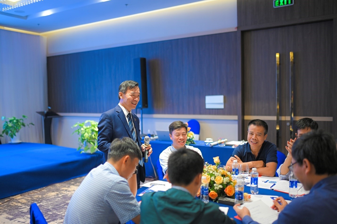 Các thành viên của Nhà máy Đạm Phú Mỹ tham gia cuộc họp mô phỏng bằng Đồng hợp Malik