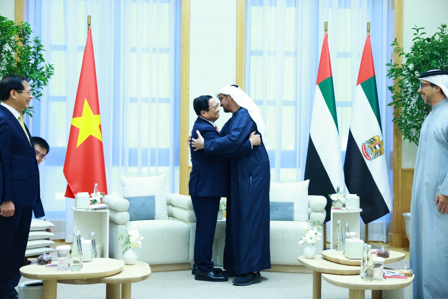 Thủ tướng Chính phủ Phạm Minh Chính và Tổng thống UAE Sheikh Mohammed bin Zayed Al Nahyan nhất trí 6 trọng tâm ưu tiên hợp tác trong khuôn khổ quan hệ Đối tác Toàn diện - Ảnh: VGP/Nhật Bắc Thủ tướng Chính phủ Phạm Minh Chính và Tổng thống UAE Sheikh Mohammed bin Zayed Al Nahyan nhất trí 6 trọng tâm ưu tiên hợp tác trong khuôn khổ quan hệ Đối tác Toàn diện - Ảnh: VGP/Nhật Bắc