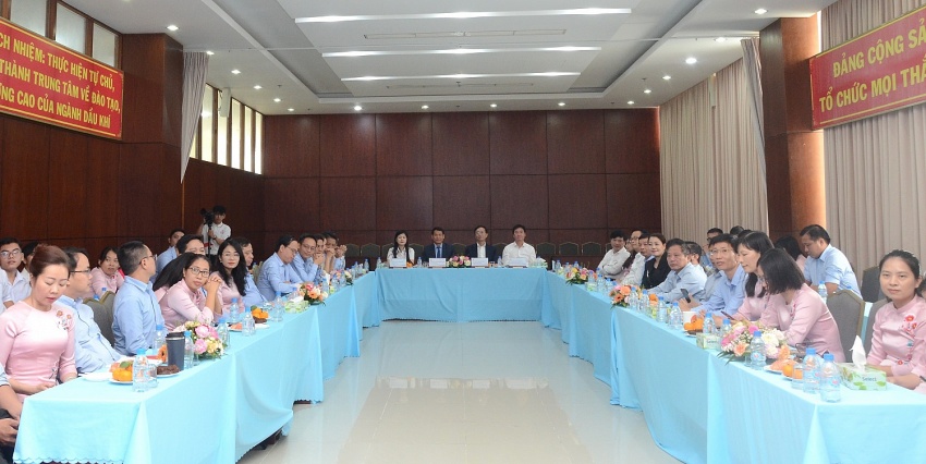 Trường Đại học Dầu khí Việt Nam kỷ niệm Ngày Nhà giáo Việt Nam Trường Đại học Dầu khí Việt Nam tổ chức gặp mặt kỷ niệm Ngày Nhà giáo Việt Nam