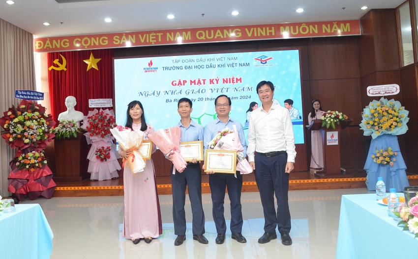 Trường Đại học Dầu khí Việt Nam kỷ niệm Ngày Nhà giáo Việt Nam Trường Đại học Dầu khí Việt Nam tổ chức gặp mặt kỷ niệm Ngày Nhà giáo Việt Nam