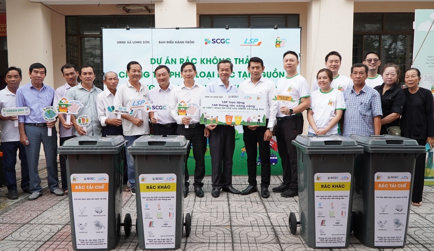 Bà Rịa - Vũng Tàu: Ngày hội “đổi rác lấy quà” tại xã Đảo Long Sơn Bà Rịa - Vũng Tàu: Chương trình “đổi rác lấy quà” tại xã đảo Long Sơn