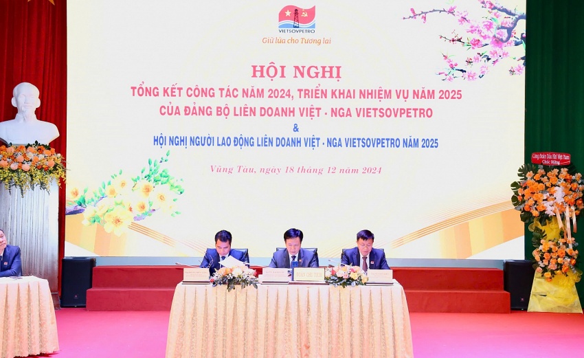 Vietsovpetro tổ chức Hội nghị Tổng kết công tác Đảng năm 2024 và Hội nghị Người lao động năm 2025 Vietsovpetro tổ chức Hội nghị Tổng kết công tác Đảng năm 2024 và Hội nghị Người lao động năm 2025