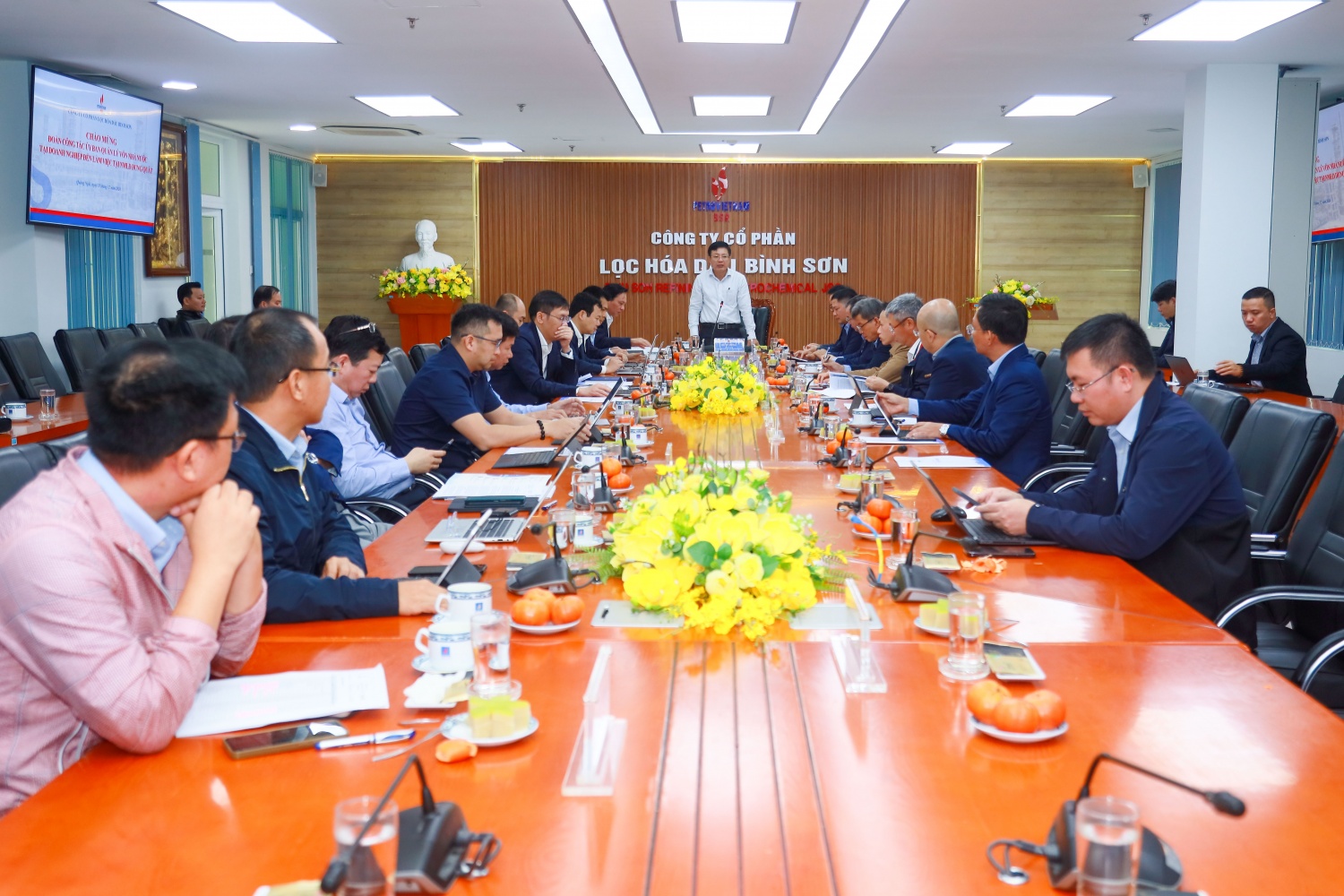 Dự án NCMR NMLD Dung Quất: Phấn đấu phê duyệt thiết kế FEED, san lấp mặt bằng trong năm 2025 Dự án NCMR NMLD Dung Quất: Phấn đấu phê duyệt thiết kế FEED, san lấp mặt bằng trong năm 2025