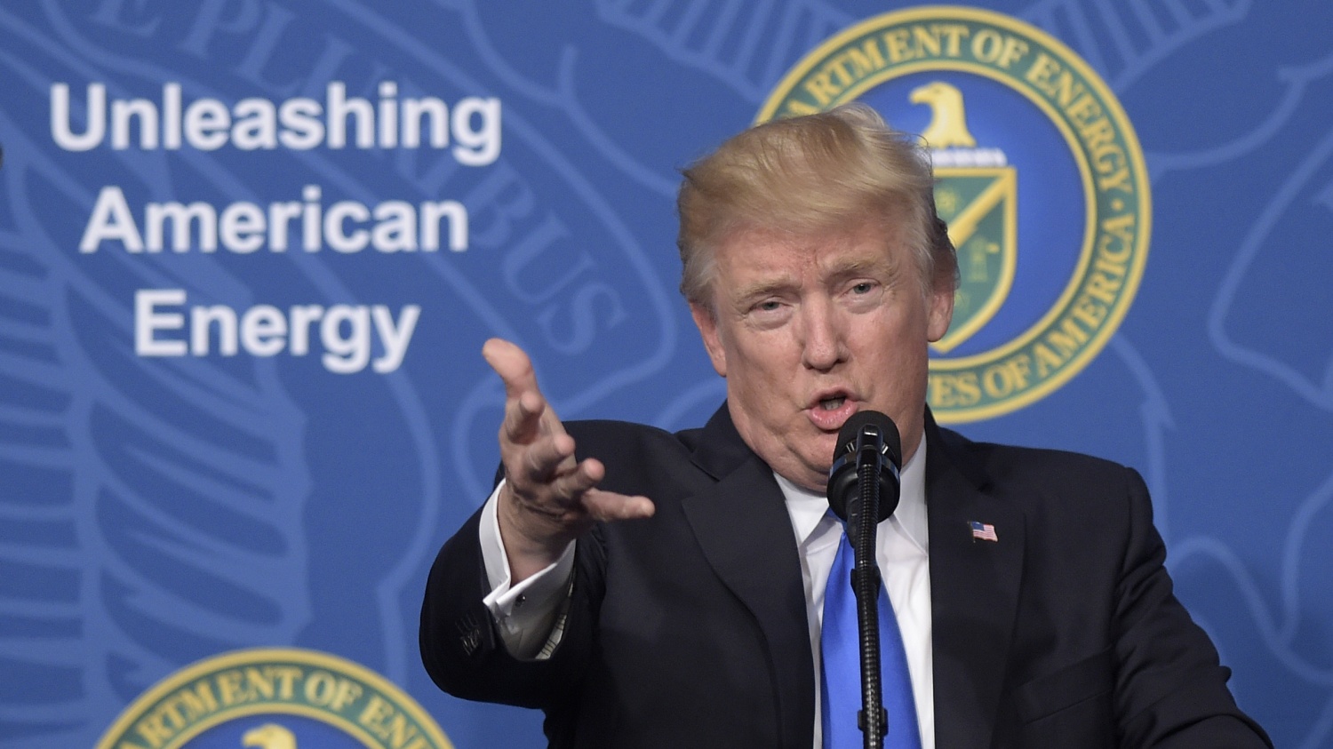 Ông Trump bắt đầu định hình lại chính sách năng lượng Mỹ như thế nào? Ông Trump bắt đầu định hình lại chính sách năng lượng Mỹ như thế nào?