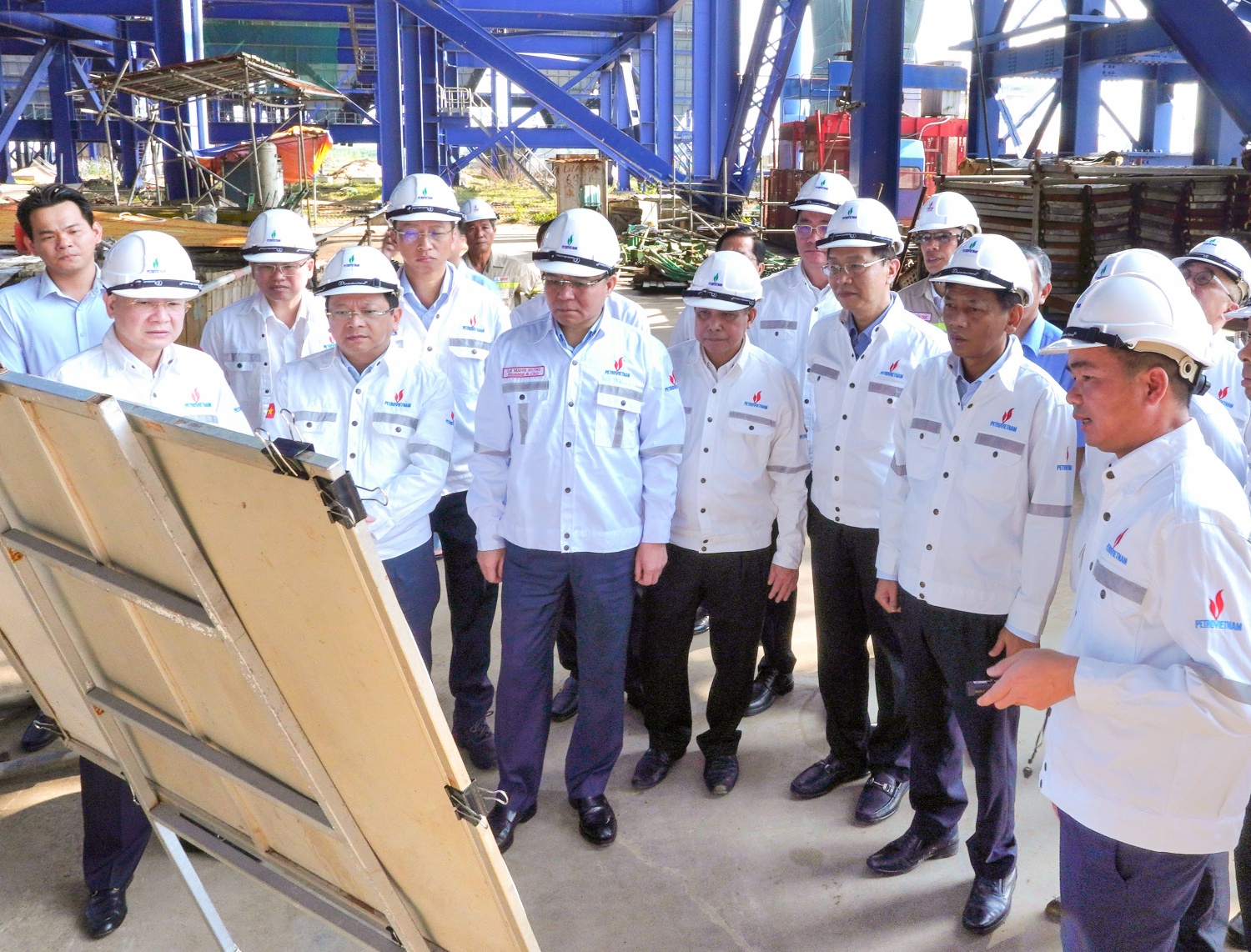 Huy động cả hệ thống chính trị toàn Petrovietnam để đưa dự án NMNĐ Long Phú 1 về đích Huy động cả hệ thống chính trị toàn Petrovietnam để đưa dự án NMNĐ Long Phú 1 về đích