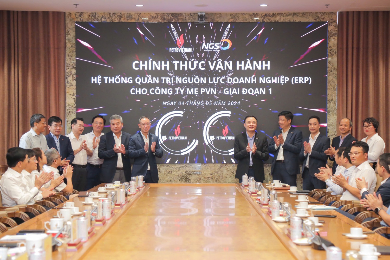 Petrovietnam tạo đột phá về khoa học công nghệ, đổi mới sáng tạo, chuyển đổi số để bứt phá, tăng trưởng “2 con số” Petrovietnam tạo đột phá về khoa học công nghệ, đổi mới sáng tạo, chuyển đổi số để bứt phá, tăng trưởng “2 con số”