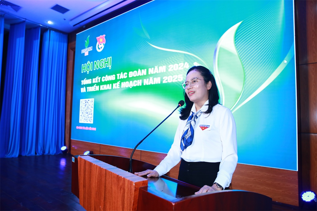 Đồng chí Hồ Thị Thu Thanh – Phó Bí thư Tỉnh đoàn Quảng Ngãi, Chủ tịch Hội Liên hiệp Thanh niên Việt Nam tỉnh Quảng Ngãi phát biểu tại Hội nghị. Đồng chí Hồ Thị Thu Thanh – Phó Bí thư Tỉnh đoàn Quảng Ngãi, Chủ tịch Hội Liên hiệp Thanh niên Việt Nam tỉnh Quảng Ngãi phát biểu tại Hội nghị.