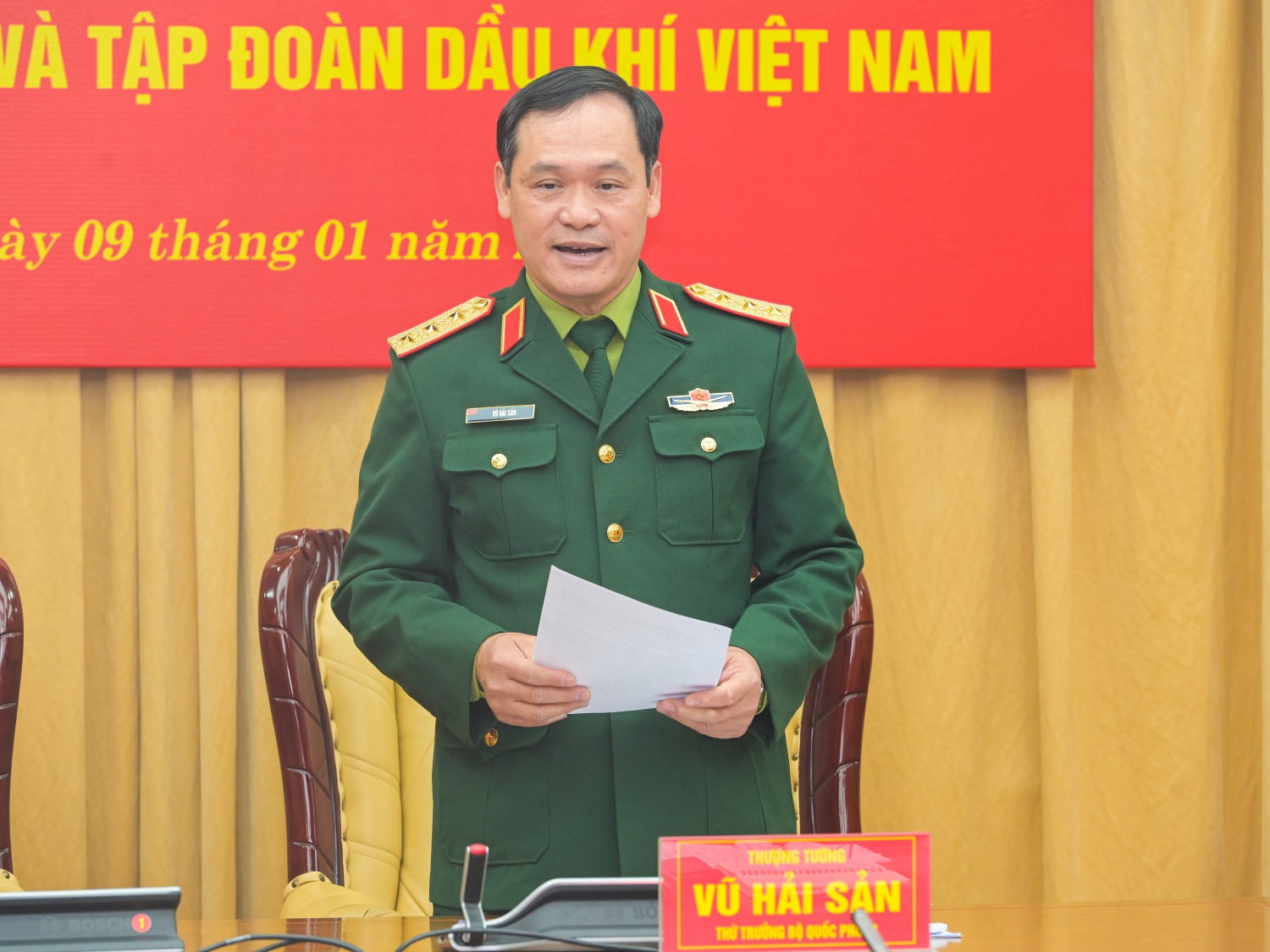 Petrovietnam ký Biên bản ghi nhớ hợp tác với Tổng cục Hậu cần Petrovietnam ký Biên bản ghi nhớ hợp tác với Tổng cục Hậu cần
