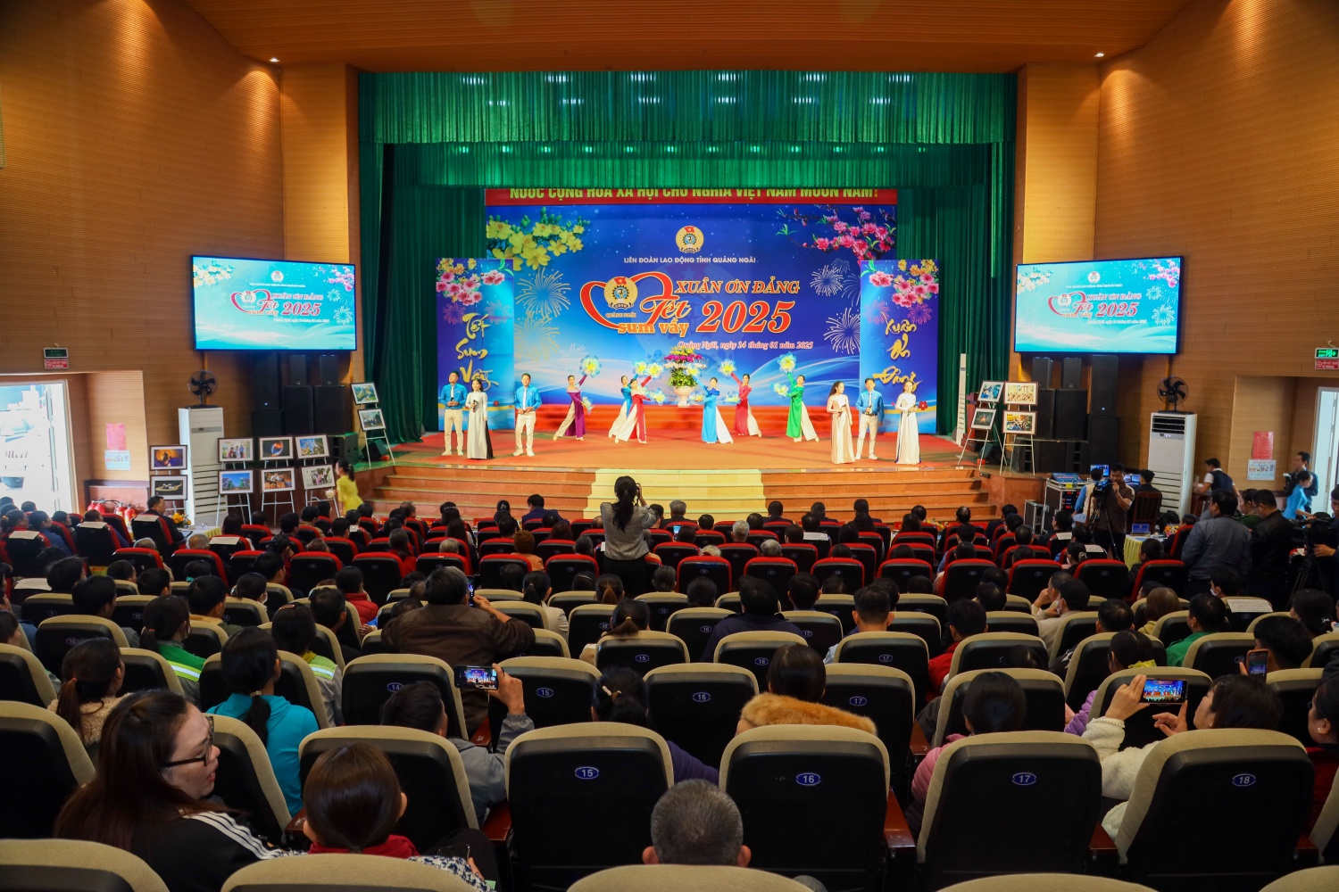 Chương trình “Tết sum vầy - Xuân ơn Đảng” năm 2025.