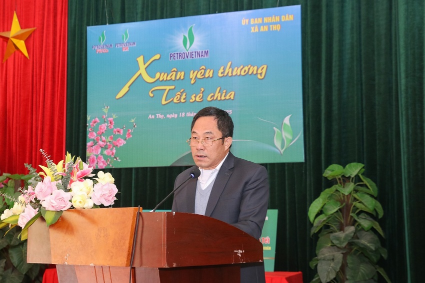 Ông Nguyễn Duy Nhiêu gửi lời cảm ơn đến Petrovietnam cùng các đơn vị BSR và PVFCCo đã quan tâm và hỗ trợ nhân dân xã. Ông Nguyễn Duy Nhiêu gửi lời cảm ơn đến Petrovietnam cùng các đơn vị BSR và PVFCCo đã quan tâm và hỗ trợ nhân dân xã.