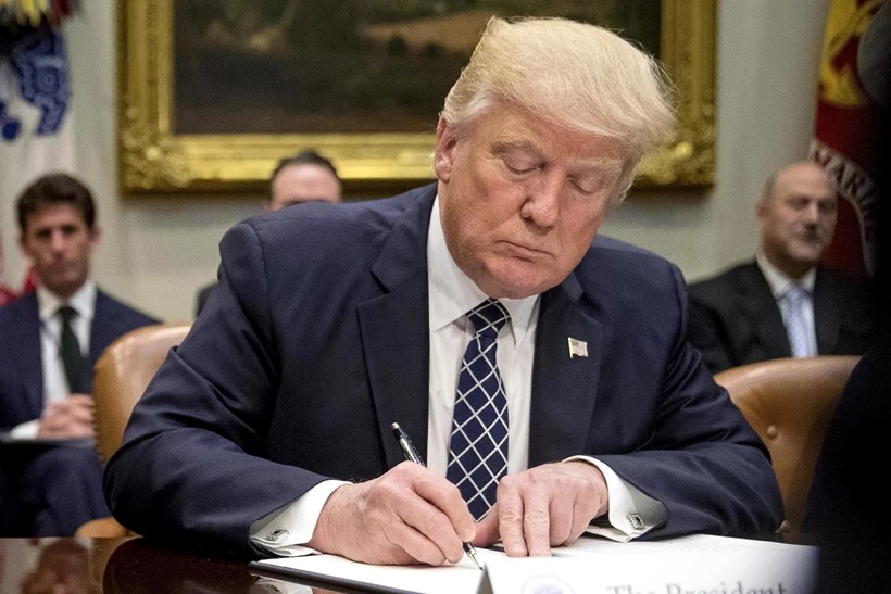 Các tập đoàn năng lượng điện gió “hoảng hốt” sau thông báo của ông Trump Các tập đoàn năng lượng điện gió “hoảng hốt” sau thông báo của ông Trump