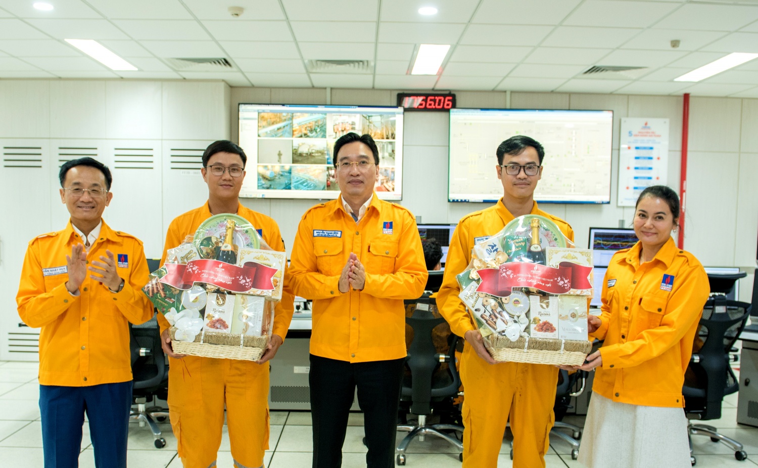Ông Nguyễn Thanh Bình, Bí thư Đảng ủy, Chủ tịch HĐQT và các lãnh đạo PV GAS chúc Tết tập thể PV GAS CA MAU Ông Nguyễn Thanh Bình, Bí thư Đảng ủy, Chủ tịch HĐQT và các lãnh đạo PV GAS chúc Tết tập thể PV GAS CA MAU