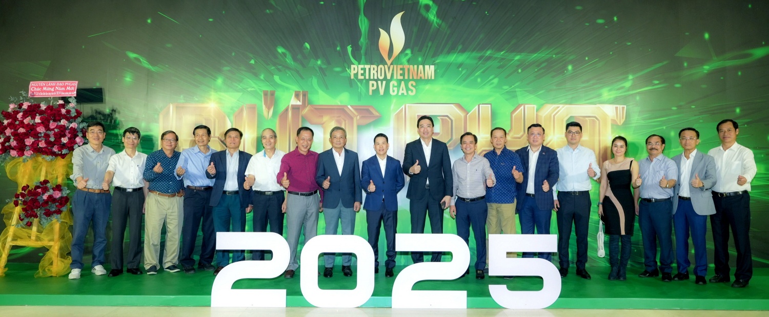 Ban Lãnh đạo PV GAS qua các thời kỳ chúc mừng Xuân mới 2025 Ban Lãnh đạo PV GAS qua các thời kỳ chúc mừng Xuân mới 2025