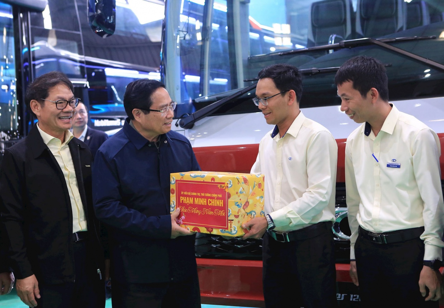 Thủ tướng Phạm Minh Chính đề nghị THACO nghiên cứu và phát triển việsản xuất toa tàu đường sắt tốc độ cao