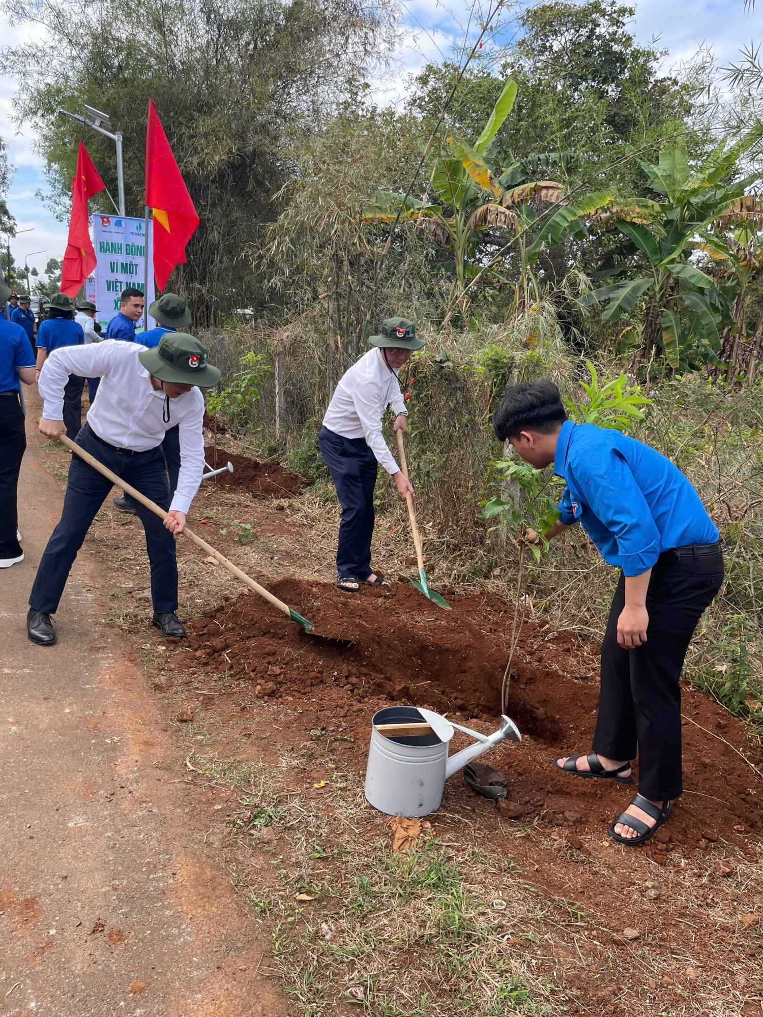 Tháng Thanh niên 2025: Tuổi trẻ Dầu khí vững tin theo Đảng, chung tay bảo vệ môi trường