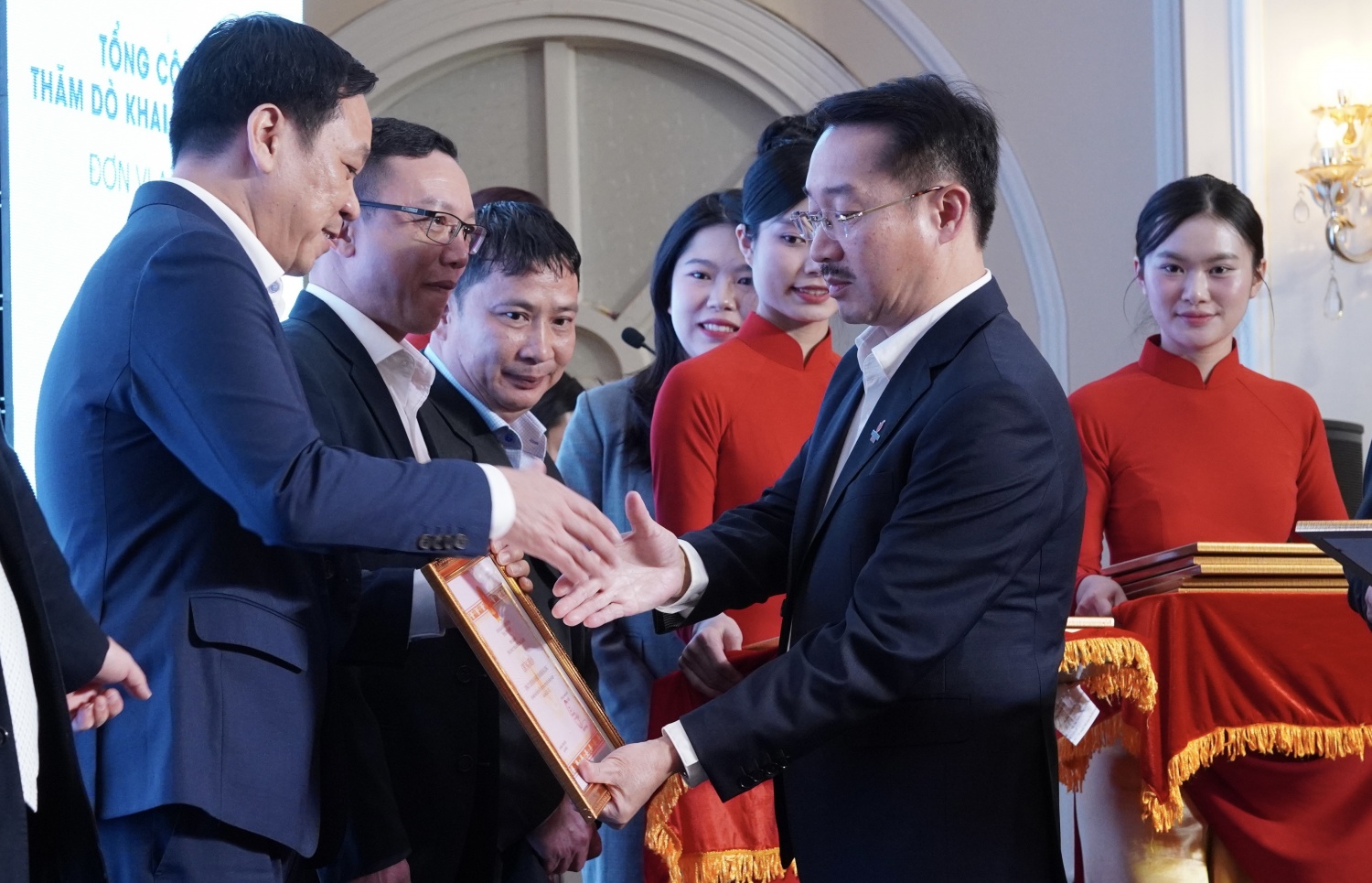 Đại hội Thi đua yêu nước PVEP năm 2025:  “Tiến độ là tiên quyết - Chất lượng là nền tảng - Hiệu quả là cốt lõi - Để PVEP tăng trưởng, phát triển trở thành tổ chức tin cậy”