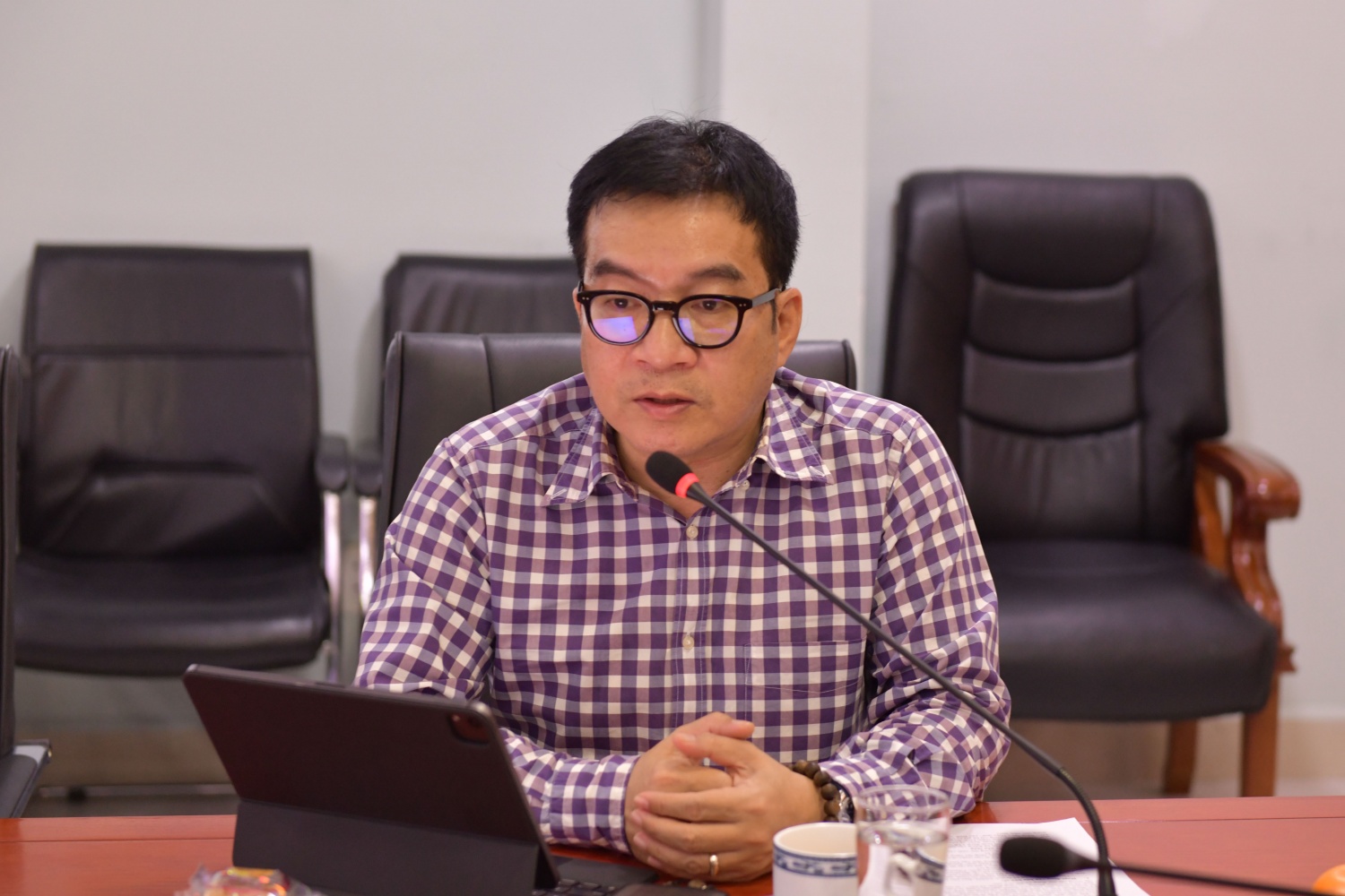 Tổng giám đốc BSR Nguyễn Việt Thắng đóng góp ý kiến về các giải pháp đẩy mạnh văn hóa doanh nghiệp gắn với chuyển đổi số
