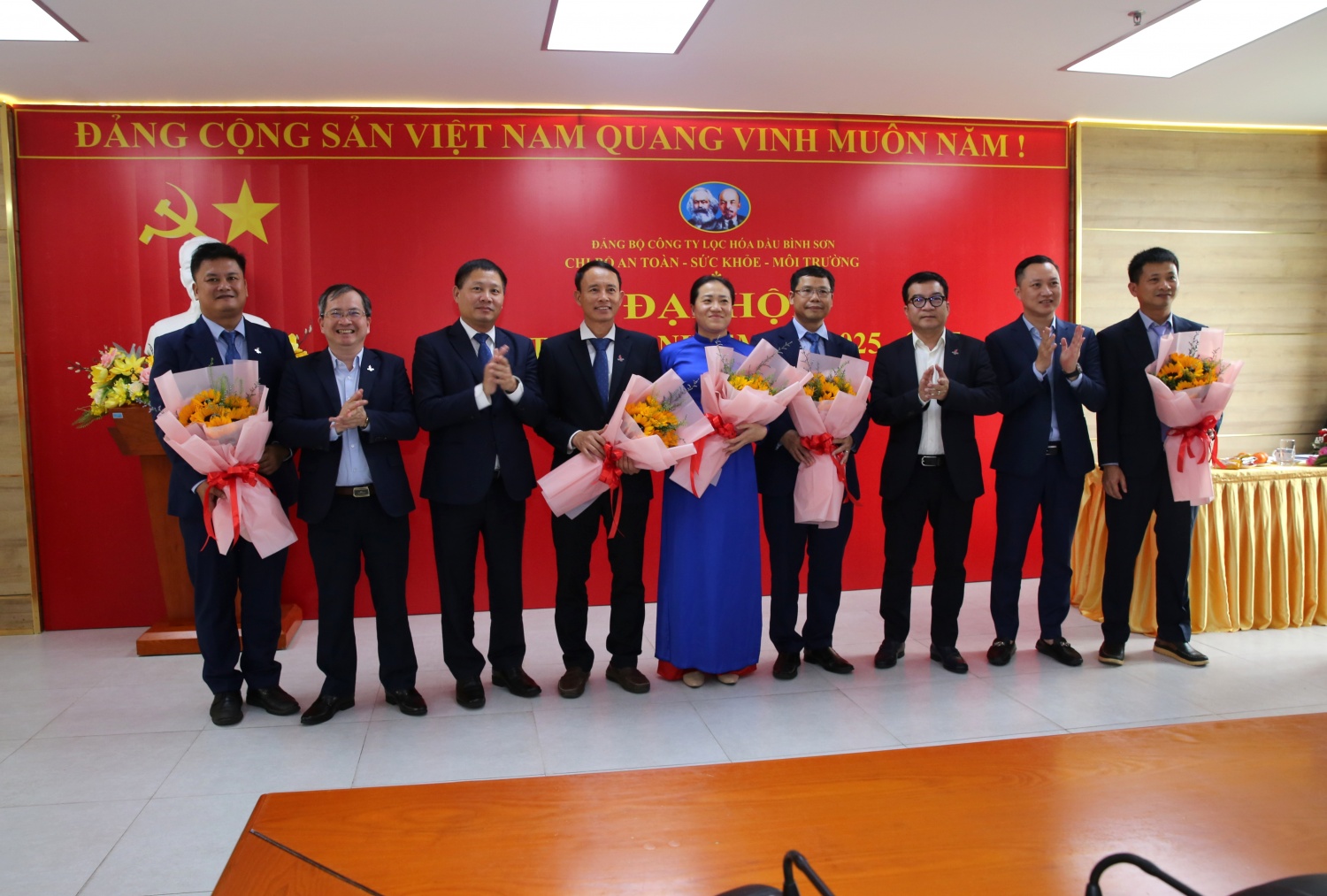 Chi ủy Chi bộ ATSKMT nhiệm kỳ 2025 - 2027 ra mắt Đại hội.