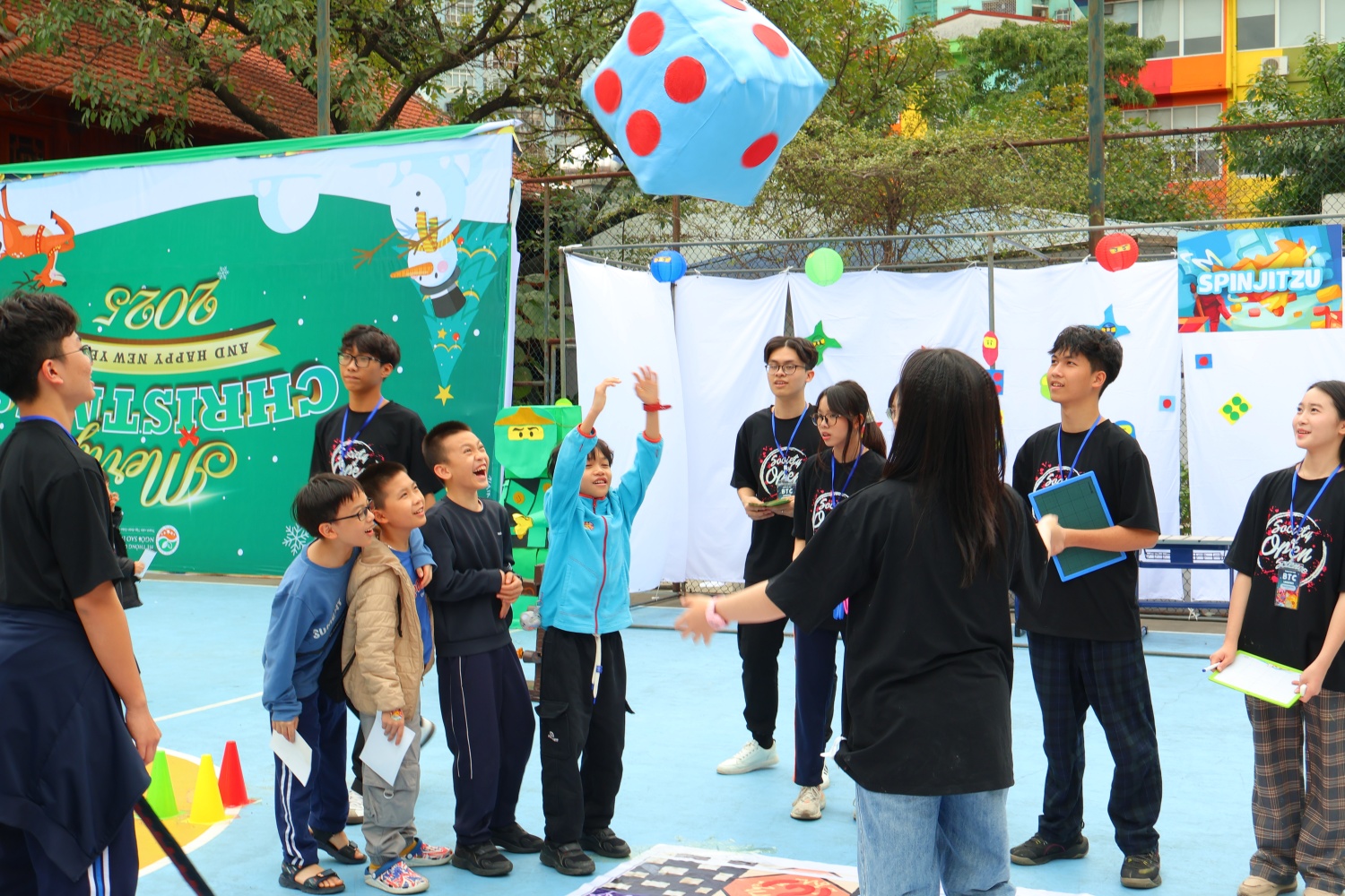 Hơn 3.000 người tham gia trải nghiệm hội chợ khoa học Science Fair 2025
