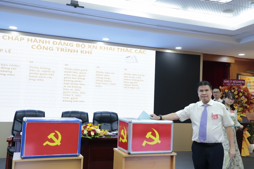 Đại hội điểm Đảng bộ XN Khí Vietsovpetro lần thứ VI thành công tốt đẹp Đảng bộ Xí nghiệp Khí quyết tâm hoàn thành mục tiêu vì sự phát triển bền vững của Vietsovpetro