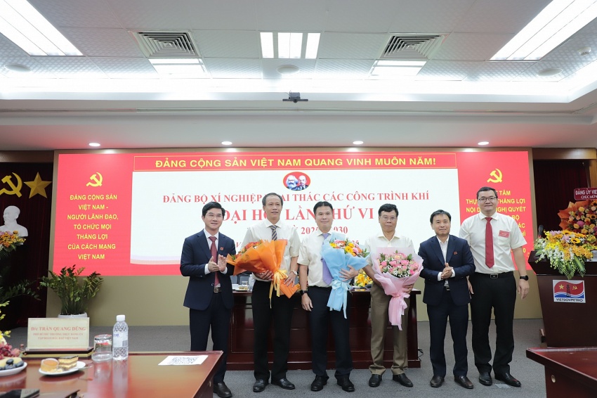 Đại hội điểm Đảng bộ XN Khí Vietsovpetro lần thứ VI thành công tốt đẹp Đảng bộ Xí nghiệp Khí quyết tâm hoàn thành mục tiêu vì sự phát triển bền vững của Vietsovpetro