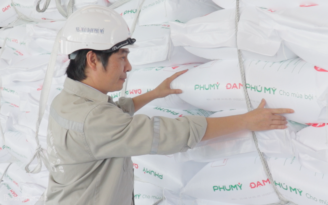 PVFCCo - Phú Mỹ tiếp tục được bình chọn là “Hàng Việt Nam chất lượng cao” 22 năm liên tiếp PVFCCo - Phú Mỹ tiếp tục được bình chọn là “Hàng Việt Nam chất lượng cao” năm thứ 22 liên tiếp