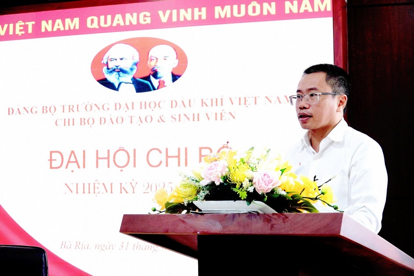Đại hội Chi bộ Đào tạo và Sinh viên PVU: Định hướng phát triển cho nhiệm kỳ 2025-2027 Đại hội Chi bộ Đào tạo và Sinh viên PVU: Đẩy mạnh công tác nghiên cứu khoa học, đổi mới sáng tạo trong sinh viên